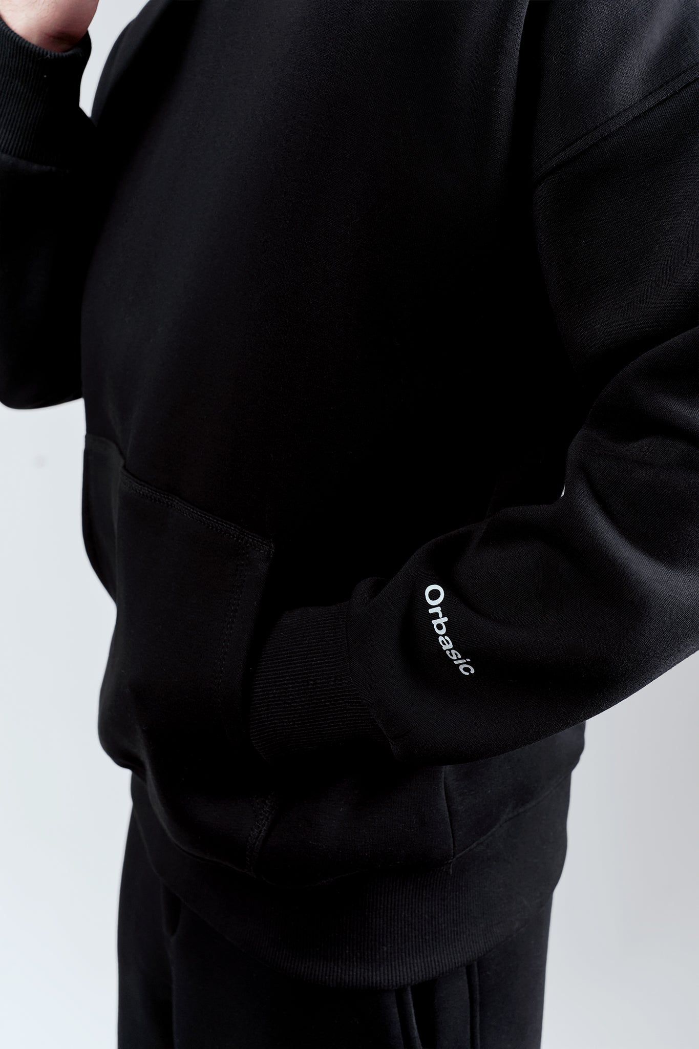 BLACK OVERSIZED HOODIE